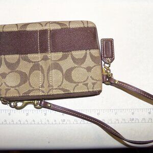 Coach Vintage  Signature Wallet see pictures